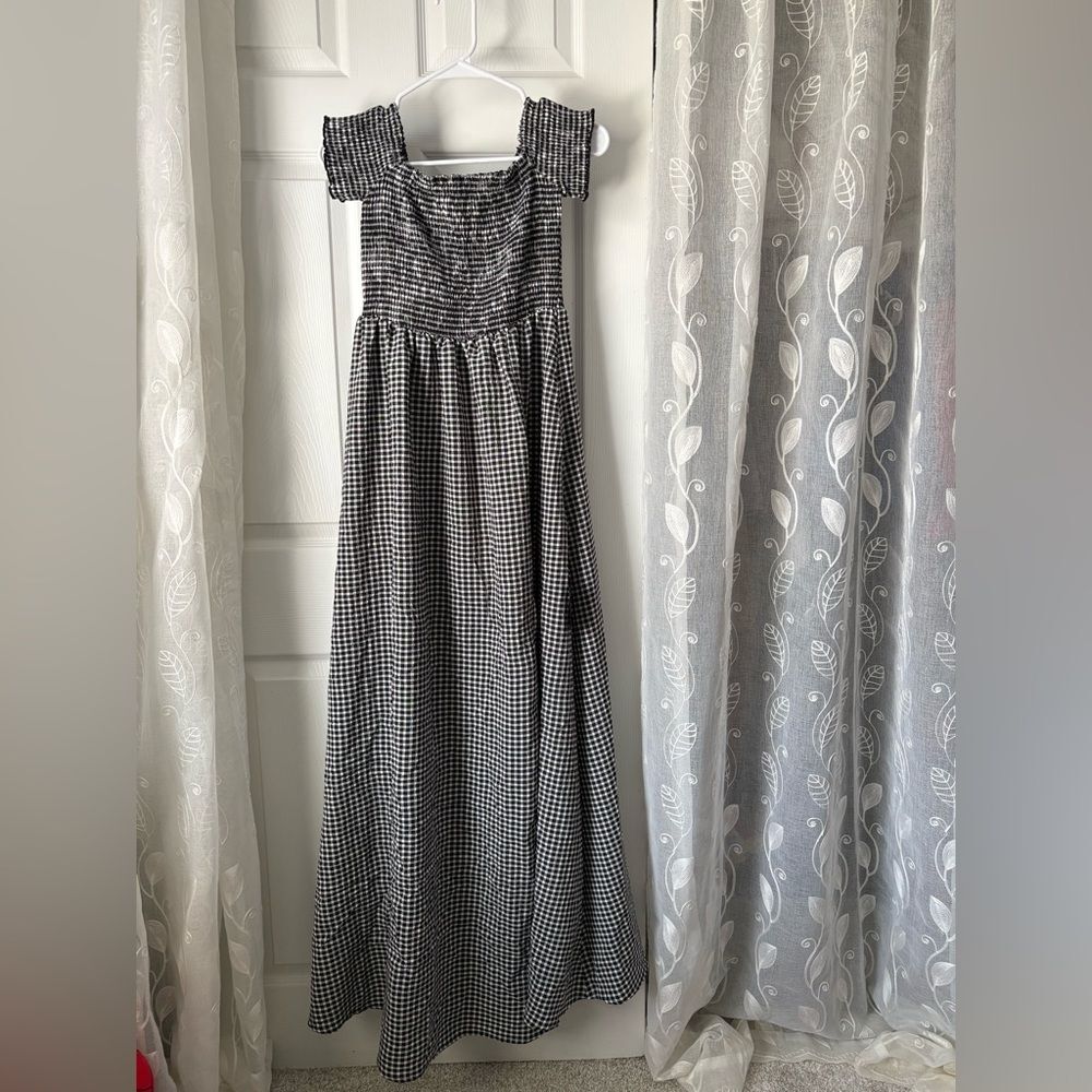 New NWT Lulus Gingham Smocked Maxi Dress off the shoulder side pockets size M - Picture 7 of 10